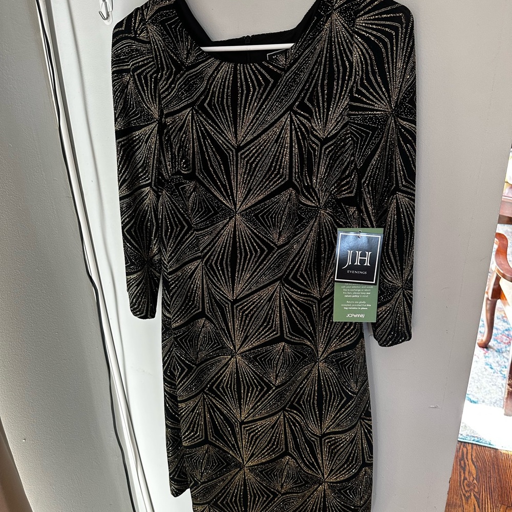 Black and Gold Geometric Long Sleeve Dress